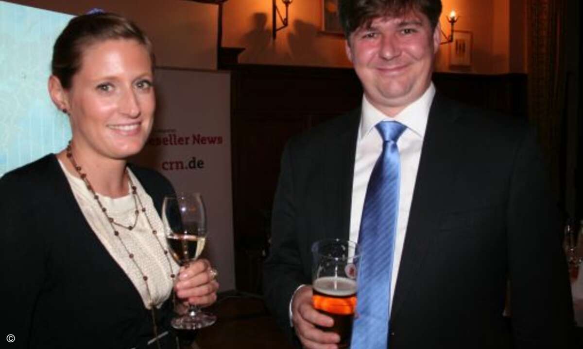 Katharina Scheurer (B.Com) und Samba Schulte (CRN)