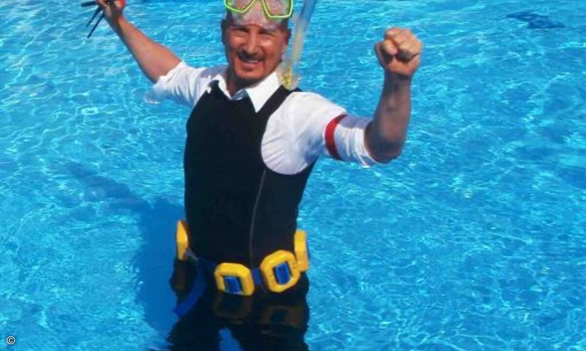 Meiste in einer Minute gefangene Harpunen-Pfeile: Joe Alexander (D) fing am 6. September 2009 bei der Live-Fernsehsendung ZDF Fernsehgarten in einer Minute sieben Harpunen, die unter Wasser aus einer Distanz von 2 m abgeschossen wurden. Foto: Guinnes