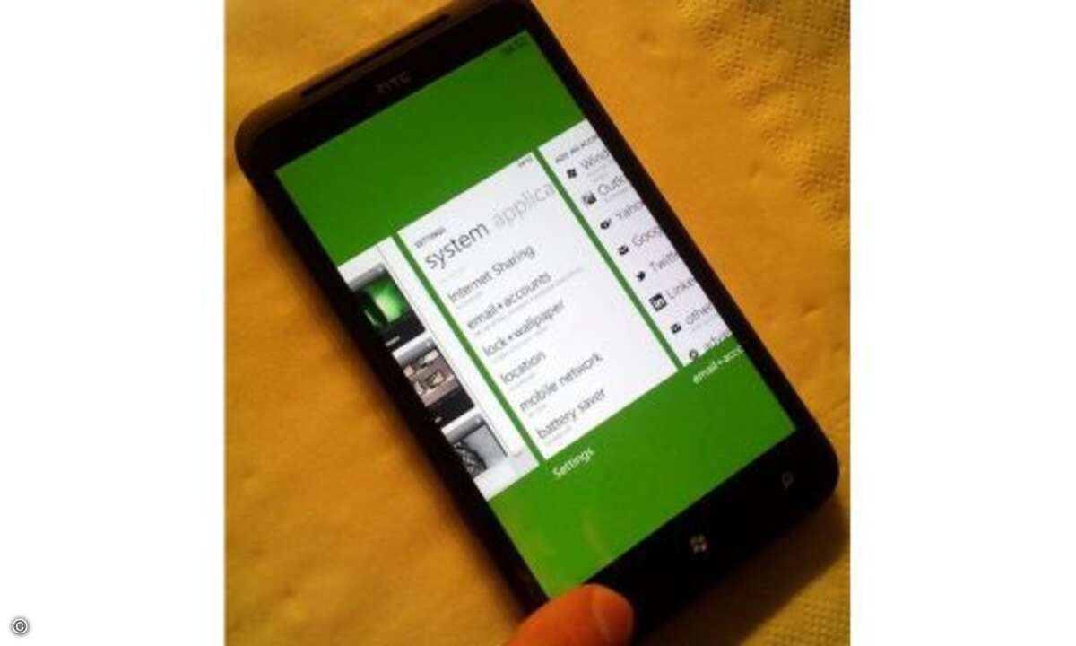 Display
HTC setzt dagegen auf ein herkömmliches LCD und zeigt stattdessen Größe. Mit 4,7 Zoll bietet das Titan die Abstand mächtigste Anzeige auf Windows-Basis. Größe oder Qualität – jeder muss selbst entscheiden, was ihm wichtiger ist. Die Auflös