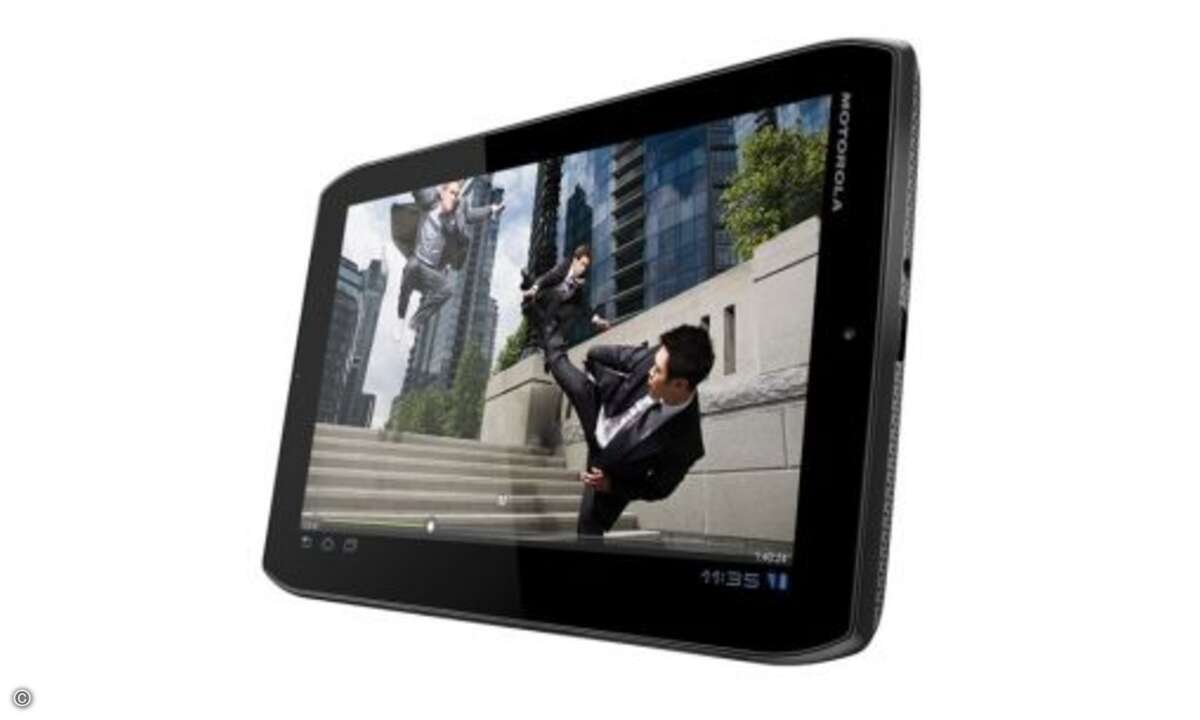 ... es hat ein 8,1 Zoll-Display ...