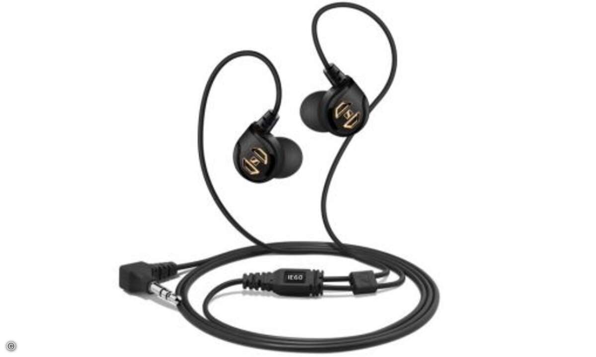 Sennheiser IE 60 - 160 Euro
Die Veränderungen gegenüber dem Vorgänger IE 6 (9/09) sind beim IE 60 wohl nur optischer Natur – was aber kein Fehler ist, schließlich war die Ausstattung des IE 6 mit Transportcase und sechs Ohrpads mehr als nur zufri