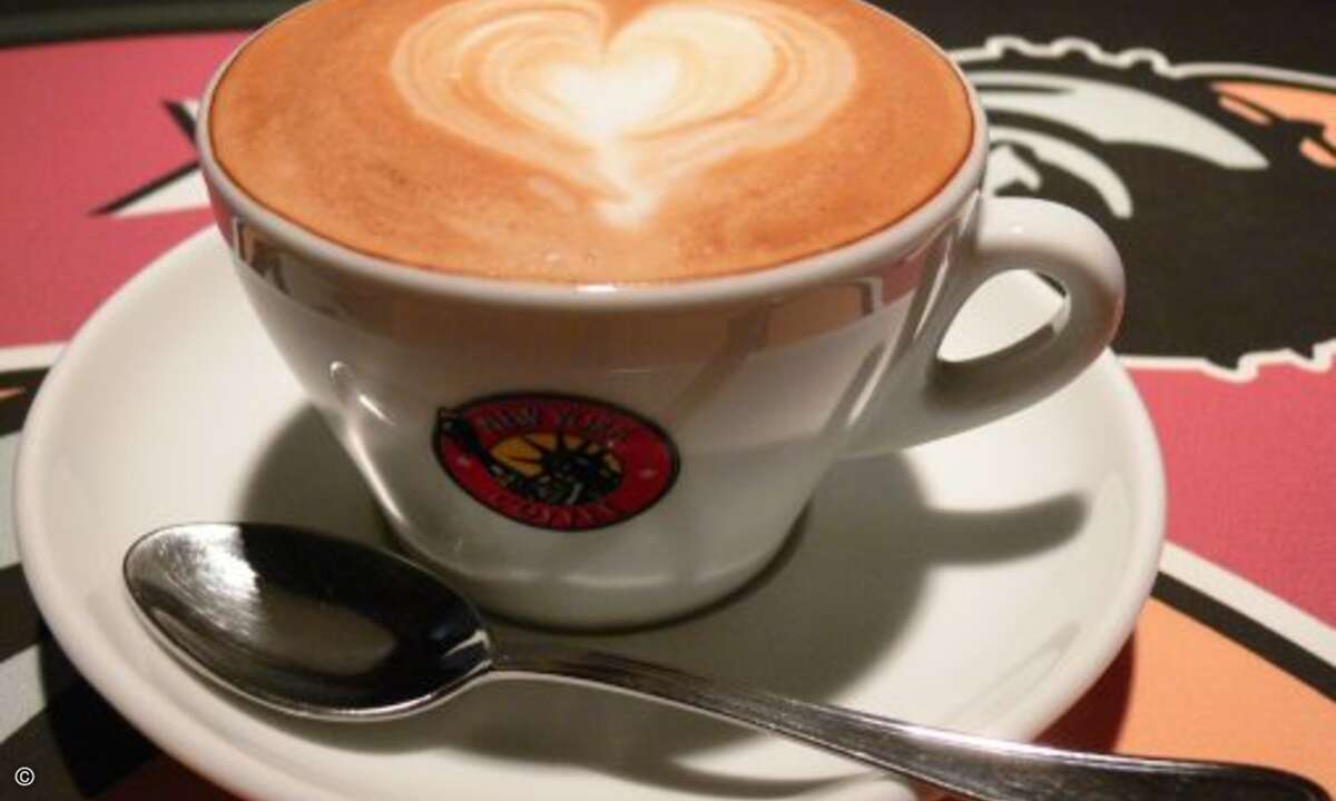 Platz 6: Dem aktuellen Trend folgend, werden sich Kaffeemaschinen und das entsprechende Zubehör dieses Jahr unter fast jedem Christbaum finden.