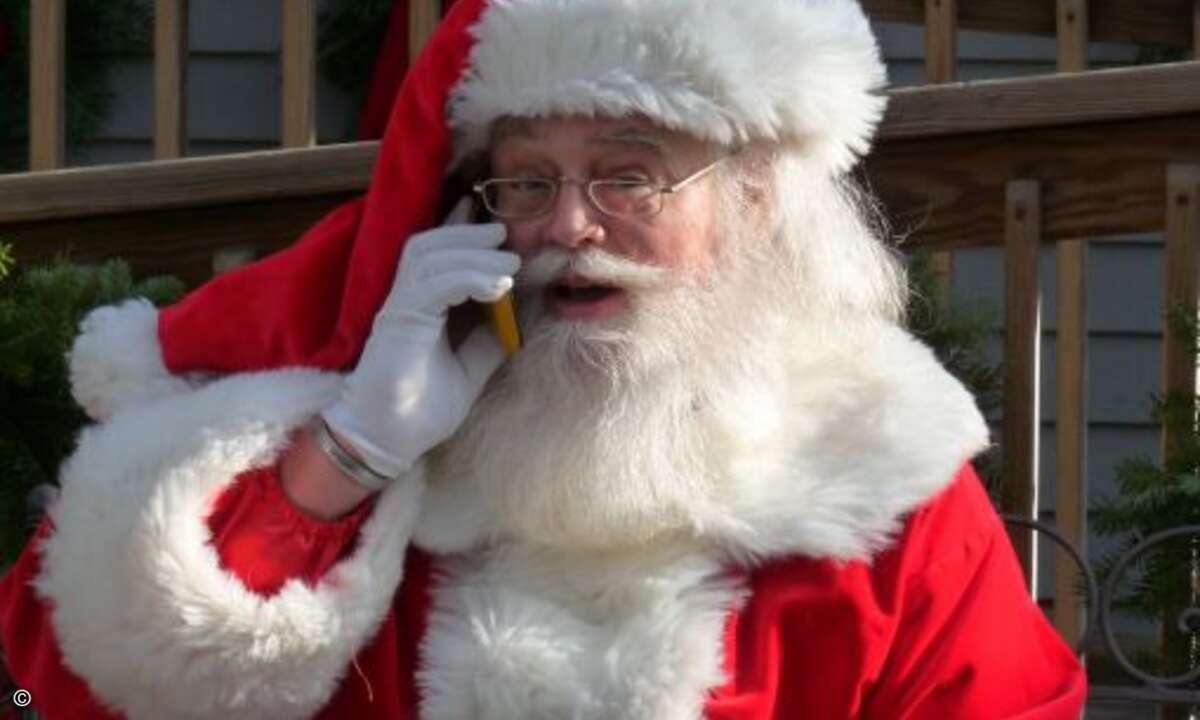 Platz 1: Handys und Smartphones. Besonders beliebt ist das Samsung Galaxy S II. Doch auch einfach zu bedienende Seniorenhandys wie das Doro Phone Easy sind dieses Jahr sehr begehrt.