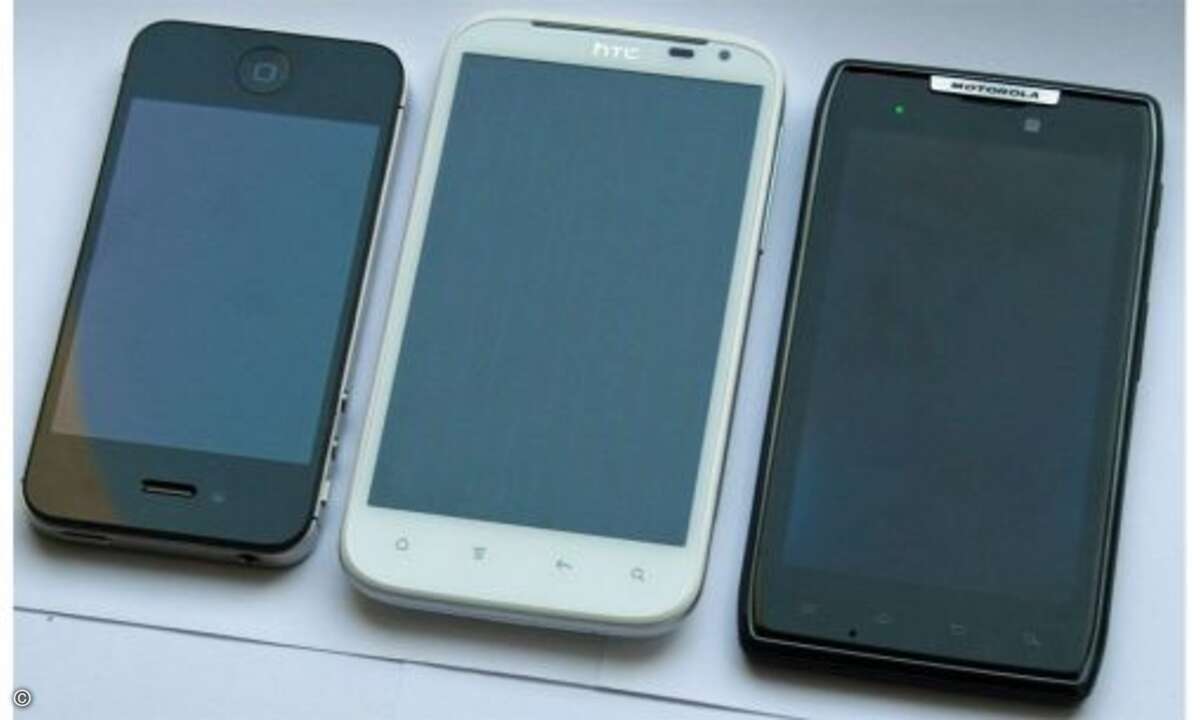 Design und Verarbeitung
...macht der Vergleich mit dem kompakten iPhone 4 deutlich.
© connect