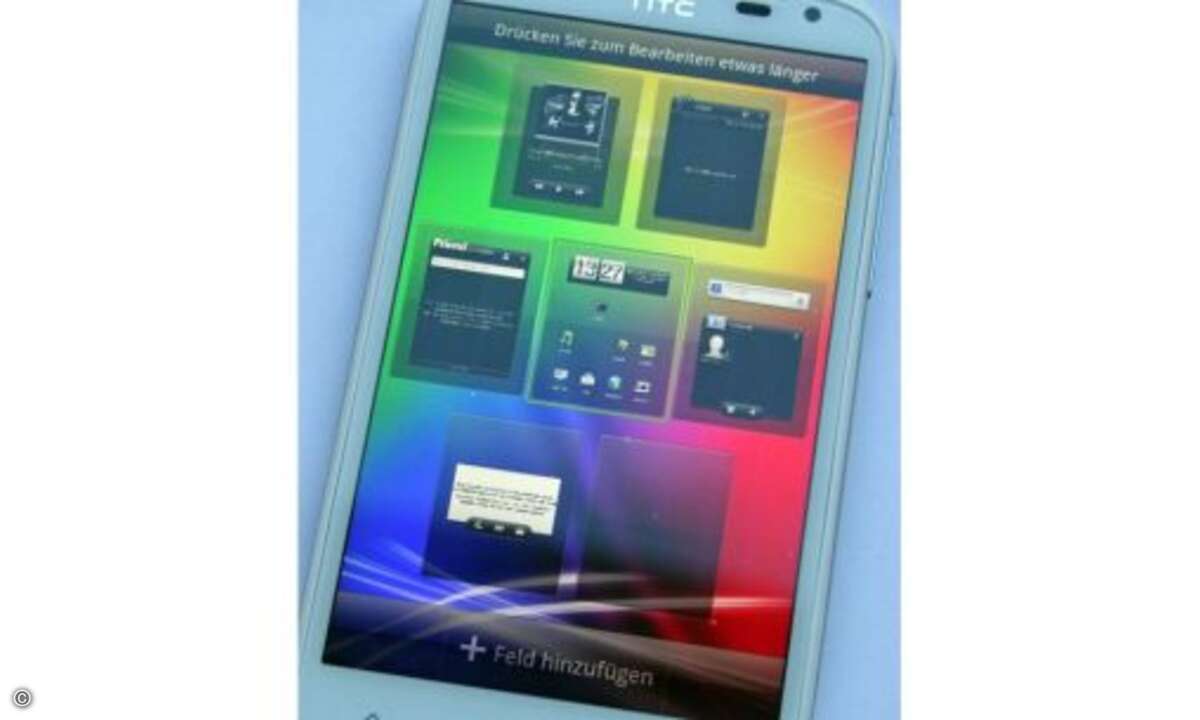 System und Oberfläche
Dabei verändert HTC das native Android-System am stärksten. Die Anpassungen betreffen alle Bereiche, von der Kamera bis zum E-Mail-Client. Die Oberfläche sieht besser aus als bei Motorola, die 3D-Animationen sind imposanter u