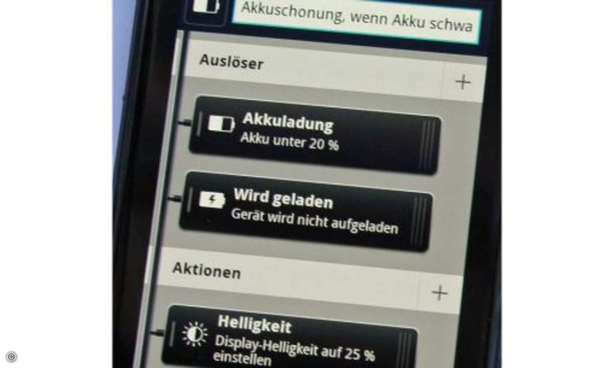 System und Oberfläche
Die Kombinationen, die Motorola hier bietet, sind außerordentlich vielschichtig. Sie machen das RAZR zu einem intelligenten Assistenten, der selbsttätig angelernte Aktionen ausführt und etwa die SMS