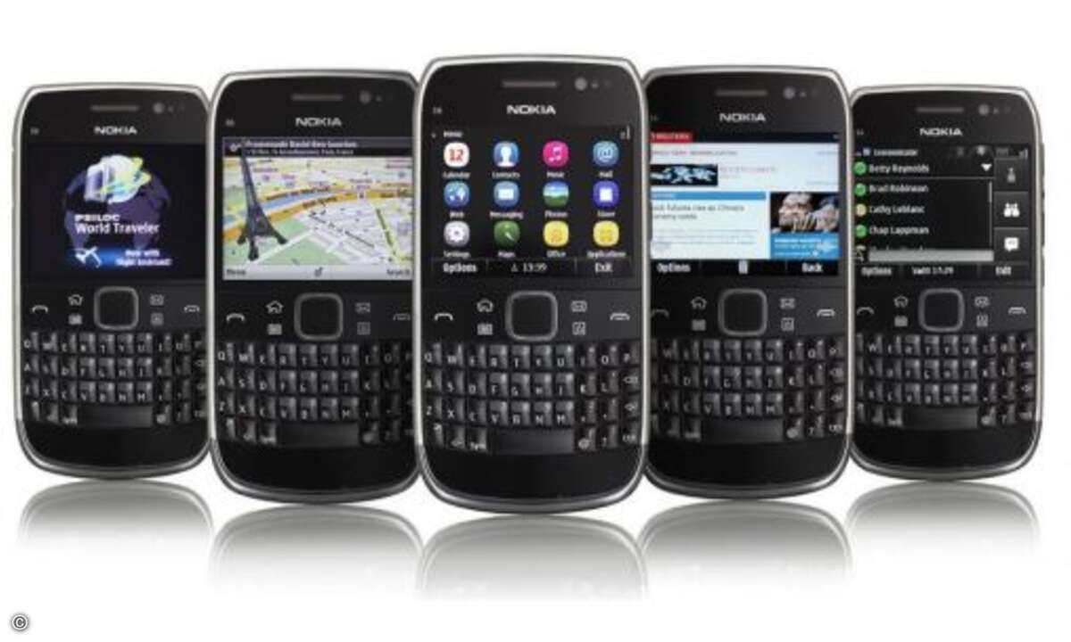 Nokia E6-00
Zumal das Nokia ein Arbeitstier ist, wie es im Buche steht: Es managt Office-Dokumente genauso routiniert wie E-Mails, Exchange-Konten, Multimedia-Inhalte oder ganz profane Telefonate. Dazu lassen sich über die großzügig bemessene und