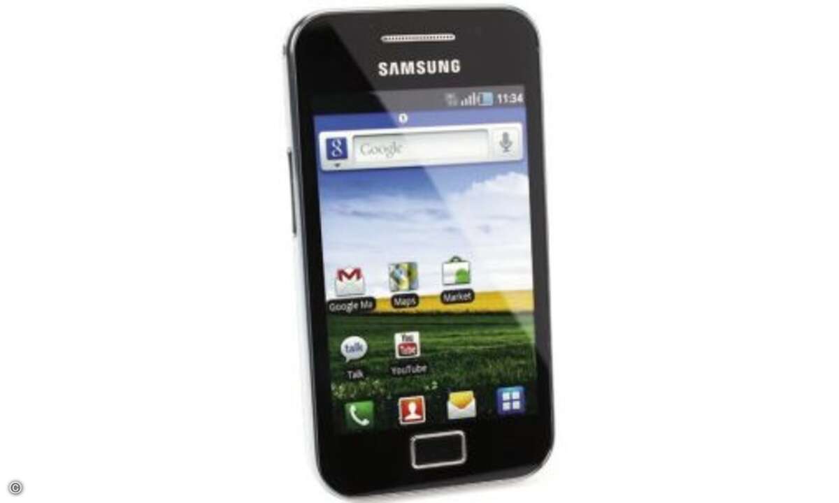 Samsung Galaxy Ace Optisch erinnert das Galaxy Ace an das iPhone, was wohl nicht zuletzt an dem 3,5 Zoll großen Touchscreen und den daraus resultierenden sehr ähnlichen Abmessungen liegen dürfte. Auf jeden Fall weiß das Samsung optisch sowohl im sch
