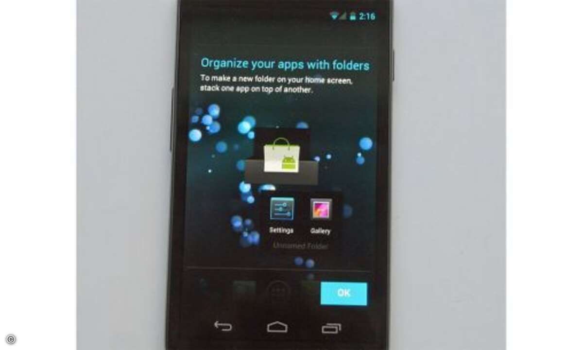 System Klarer Punkt für das Galaxy Nexus. Es ist das erste Smartphone mit der neuen Android-Version Ice Cream Sandwich, die mit einer optisch generalüberholten Oberfläche begeistert, die im Vergleich zu den Vorgängern deutlich moderner und frischer