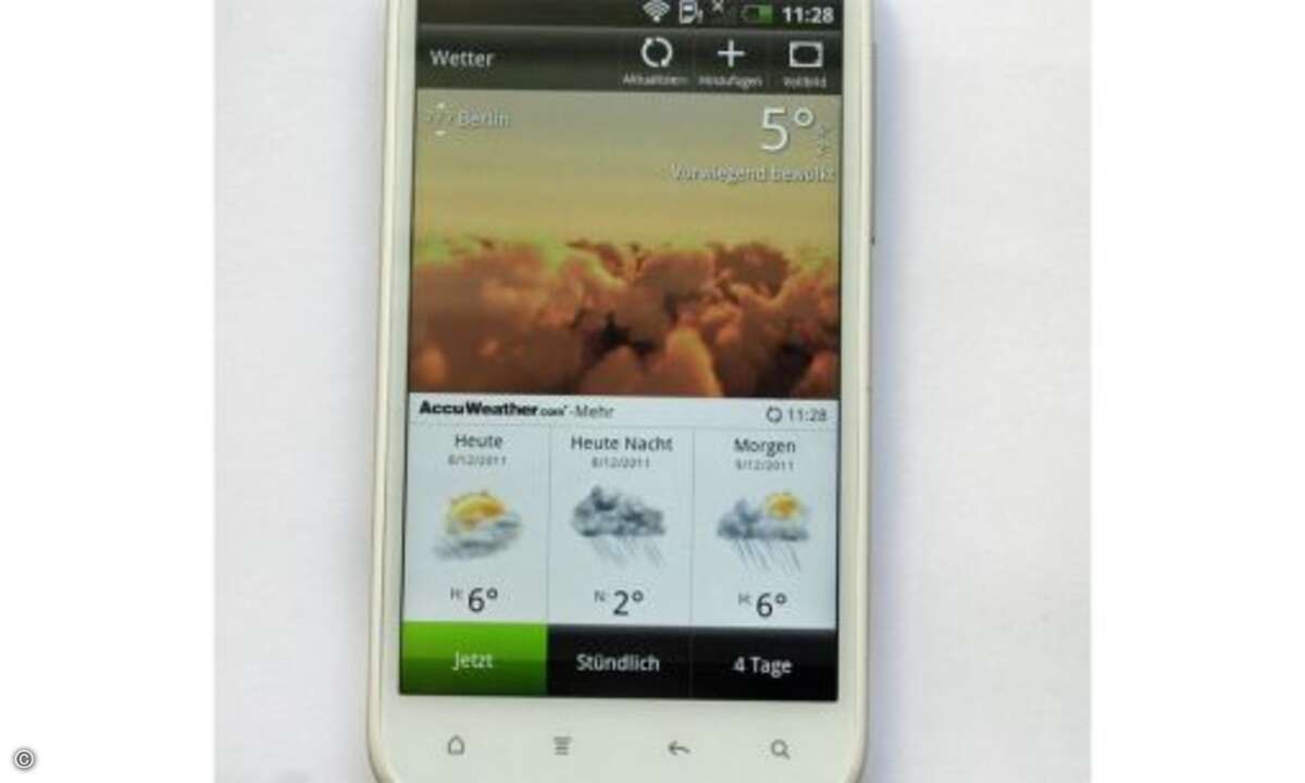 System Auf dem Sensation XL ist dagegen Android 2.3 Gingerbread mit der vom Hersteller angepassten Benutzeroberfläche Sense installiert. Die sieht besser aus als bei den meisten anderen Android-Smartphones, die Animationen sind imposanter und die vi