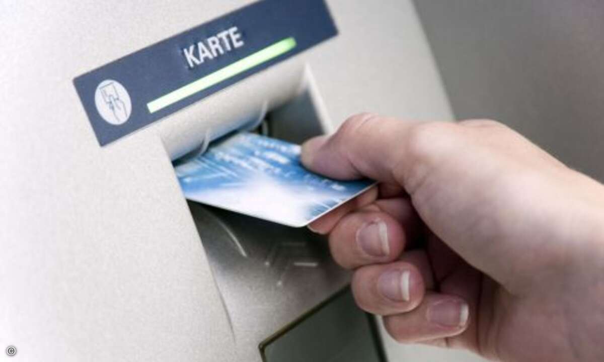 AUSBAU DER INFRASTRUKTUR Die Infrastruktur für kontaktloses Bezahlen wächst. Schon heute können Kunden etwa in der Galeries Lafayette Berlin diese Funktion beim Einkaufen nutzen. Solche Initiativen sind jedoch erst der Anfang. Nach wie vor ist die g