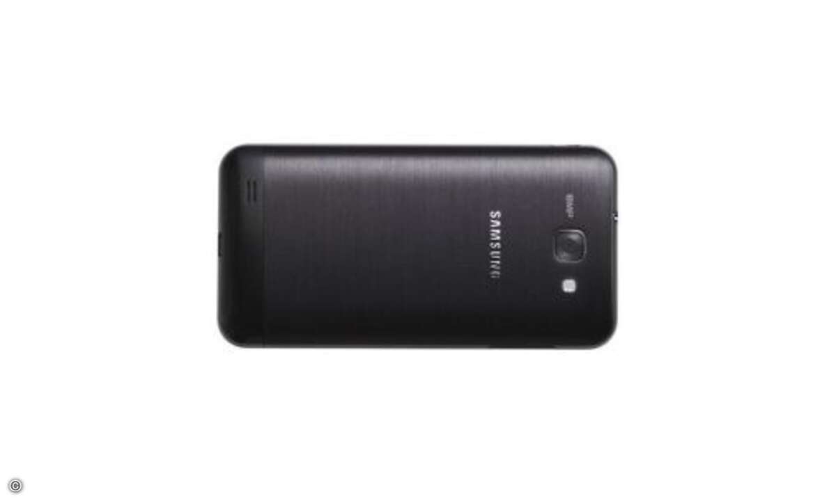 Samsung Galaxy S2 Skyrocket HD
Die Ausstattung hat es in sich. Das Display ist 4,65 Zoll groß und hat die scharfe Auflösung von 1280 x 720 Pixel. Wie beim Nexus handelt es sich um ein kontraststarkes Super-AMOLED-HD-Panel. Das Highend-Smartphone w
