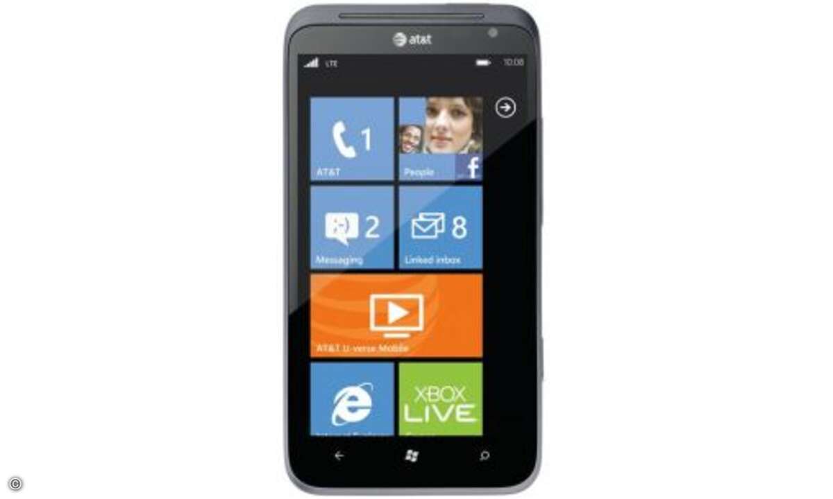 HTC Titan 2
Groß, größer, Titan 2. HTC stellte in den USA eine Neuauflage seines Windows-Phone-Riesen Titan vor. Rekordverdächtig ist nicht nur das 4,7 Zoll große Display (800 x 480 Pixel), auch die Kamera hat es in sich: Statt 8 Megapixel und f2.