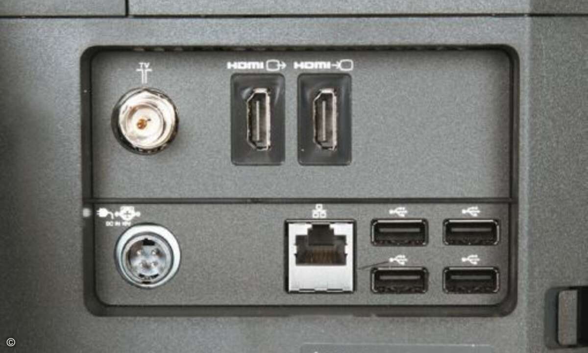 Mit seinem DVB-T-Tuner wird der Toshiba auf Wunsch zum Media-Center-PC.