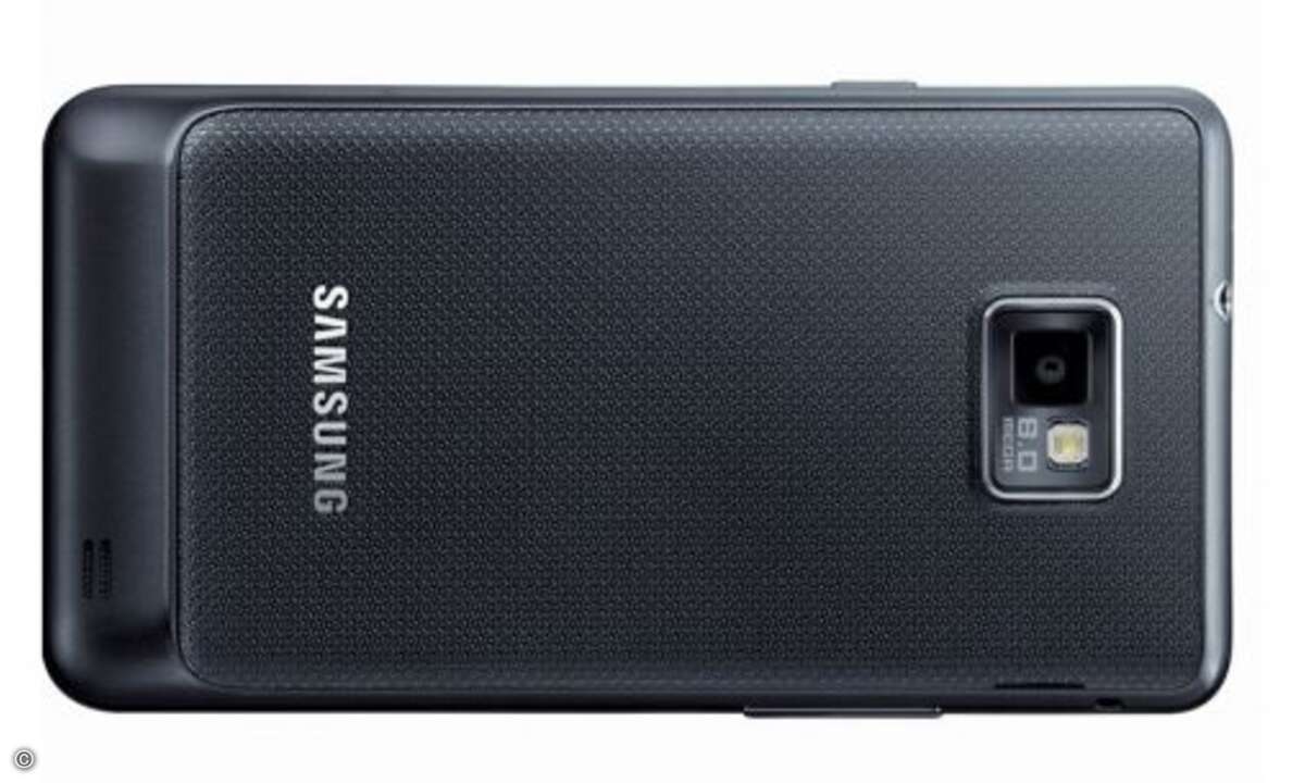 Samsung Galaxy S2
Kritisieren kann man eigentlich nur das Gehäuse, das aus einem dünnen Kunststoff besteht und keinen besonders hochwertigen Eindruck hinterlässt. Im Gegenzug erlaubt das Material eine äußerst flache Bauweise: mit 8,5 Millimeter sc