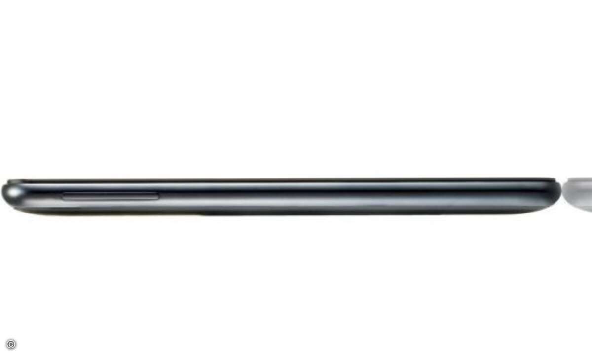 Samsung Galaxy Note
Das Riesenbaby lässt sich zwar nur schwer mit einer Hand bedienen, ist mit nur 9,65 Millimeter aber platt wie eine Flunder. Die passt sogar noch in die vordere Hosentasche einer Jeans – wobei man sich mit Handy an Bord aber bes
