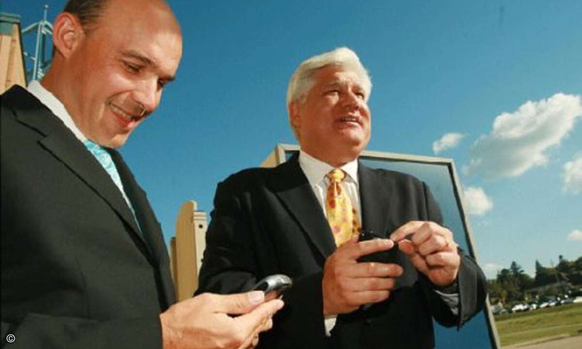 Platz 1: Mike Lazaridis und Jim Balsillie, Ex-(Co-)CEOs von Research in Motion (RIM). 
CEO-Fehlverhalten: nicht anpassungsfähig, Co-CEO-Struktur. 
Das kanadische Unternehmen RIM designt, produziert und vermarktet das BlackBerry, eines der beliebtes