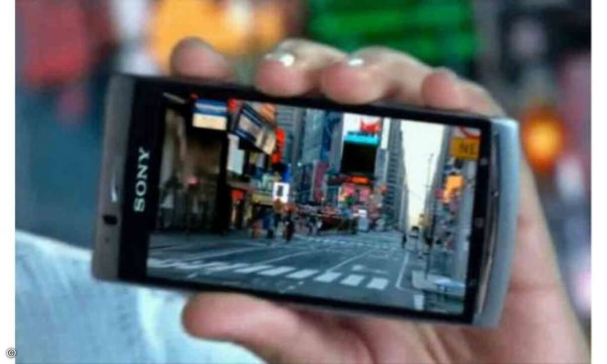 Sony Kumquat, Pepper, Nypon

Ein zweites Modell von Sony kann man in einem Trailer zum neuen Action-Kracher “Resident Evil Retribution” bewundern. Am Anfang werden neue Sony-Produkte gezeigt, etwa die neue Spielekonsole PS Vita, das Tablet S – und