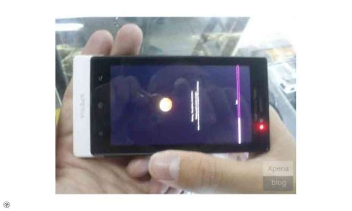 Sony Kumquat, Pepper, Nypon

Beim Pepper soll es sich dagegen um den Nachfolger des Xperia Neo V handeln, ausgestattet mit 3,7-Zoll-Display (854 x 480 Pixel), 1 Gigahertz Dualcore-Prozessor und 5-Megapixel-Kamera.
© xperiablog.net