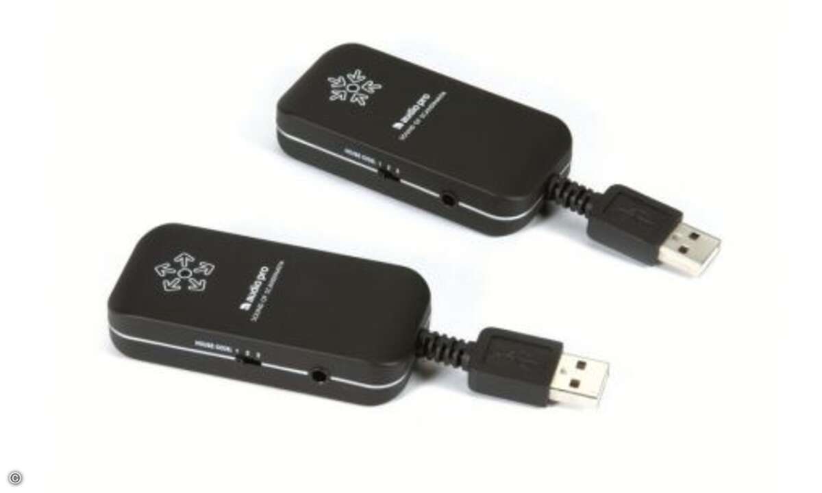 Audio Pro Living WF100 Das Living WF100 rüstet Aktivboxen zu Wireless-Lautsprechern auf. Dafür besitzen Sende- und Empfangseinheit 3,5-mm-Klinken-Ein- und -Ausgänge. Die Audiodaten werden dabei digital in CD-Qualität durch die Luft geschickt. Im Inn
