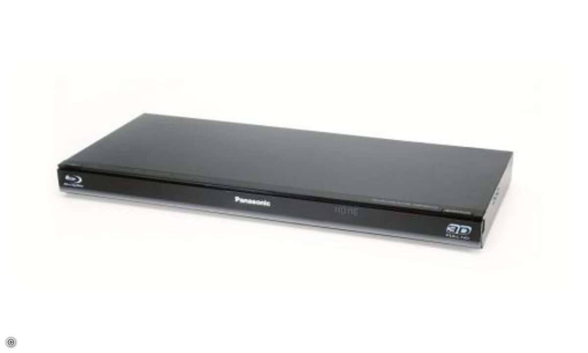Panasonic DMP-BDT110 Ähnliche Möglichkeiten wie AirPlay bietet DLNA. DLNA-Renderer wie der Blu-ray-Player Panasonic DMP-BDT110 (Preis: 200 Euro) lassen sich dabei von DLNA-Controllern steuern. Sprich: Smartphones oder Computer schicken Videos, Bilde