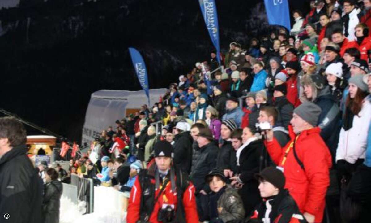 Enthusiastische Stimmung im Zieleinlauf