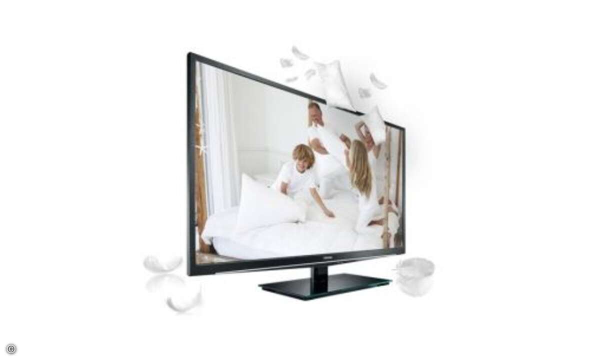 Der Toshiba 40TL838G 3D LED-Backlight-Fernseher bietet bei 40 Zoll Bilddiagonale 3D-Bilder in Full-HD-Auflösung bei 200 Hertz AMR. Er hat vier Tuner: analog, DVB-T, DVB-C, DVB-C HD und CI+. Für die Kommunikation mit anderen Geräten sorgen 4 HDMI-Ansc