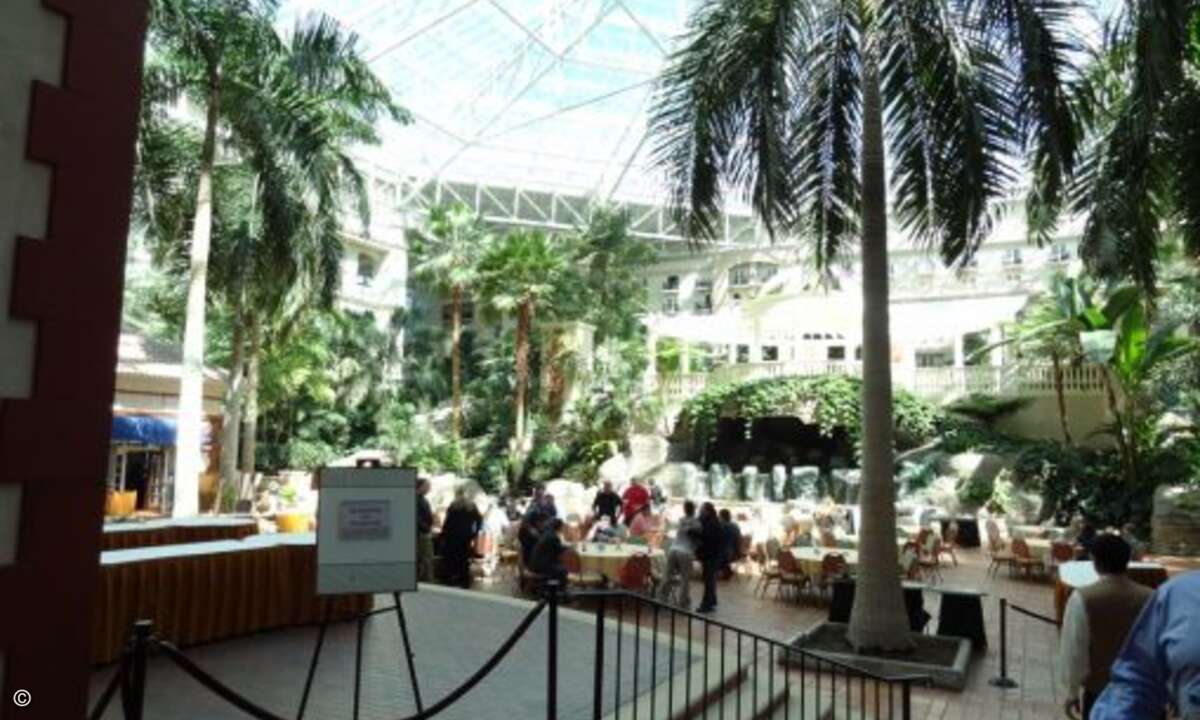 Und auch das Hotel selbst hat etwas von einem Märchenland.