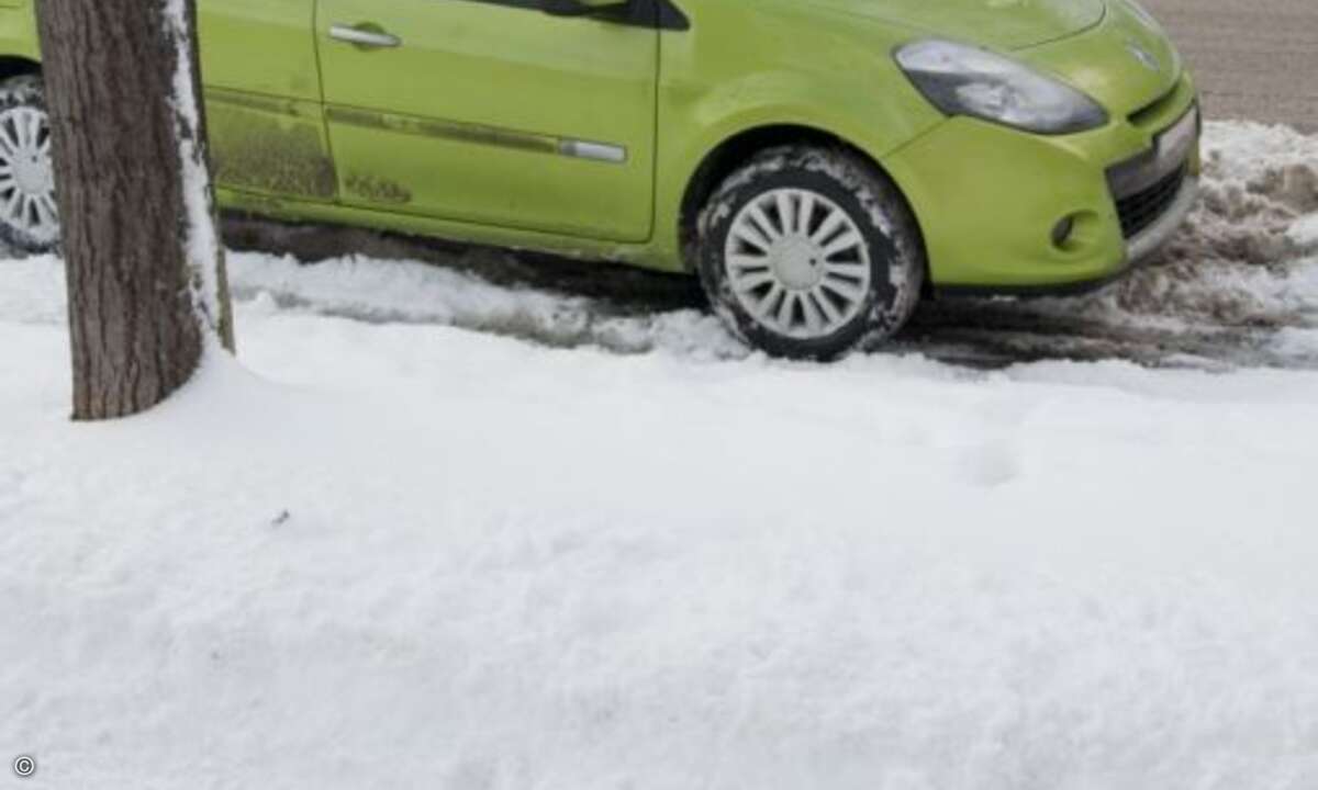 Geräte nicht länger oder über Nacht im kalten Auto liegen lassen: Je kürzer der Aufenthalt in der Kälte, desto besser geschützt sind die Daten. Foto: adamgolabek/Fotolia