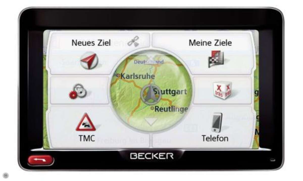 Becker Active 50  Dazu kommt die erfreulich umfangreiche Ausstattung, die dank Spracheingabe, Bluetooth-Freisprecheinrichtung und Europakarte wenig vermissen lässt. Leider muss man Premium-TMC über die etwas umständliche PC-Software nachkaufen. Auch