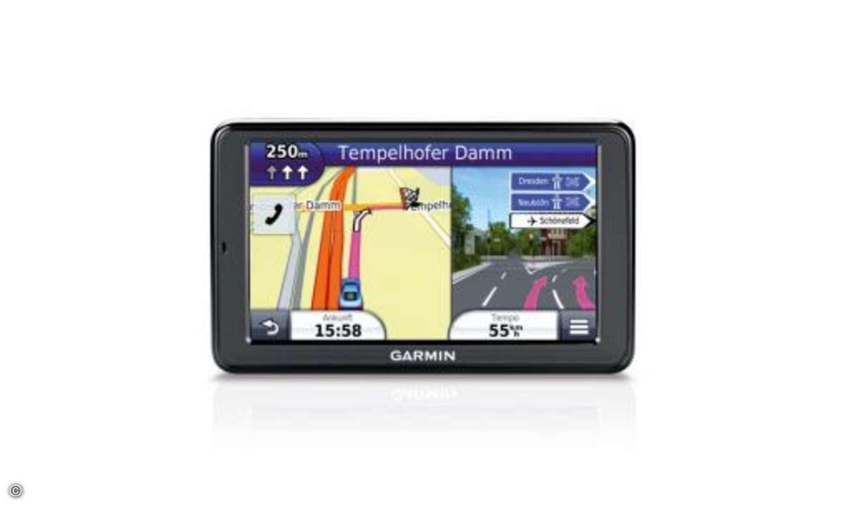 Garmin Nüvi 2595 LMT

Allein das würde schon reichen, um mit den Konkurrenten gleichzuziehen, doch Garmin packt auch noch die hervorragende Sprachsteuerung für fast alle Funktionen aus dem Topmodell 3490, eine ordentlich funktionierende Bluetooth-F