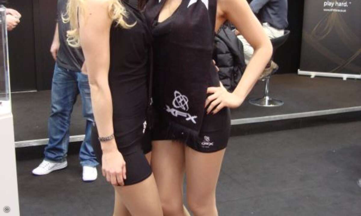 XFX-Hostessen, diesmal am eigenen Stand.