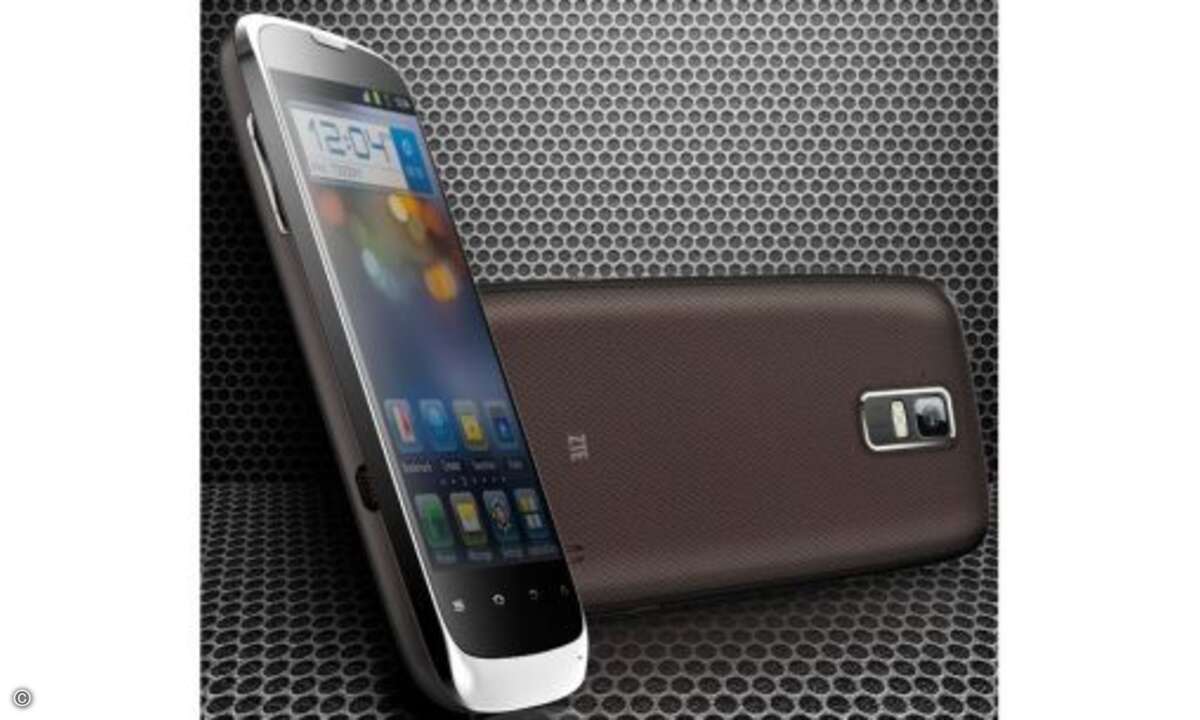 ZTE PF200 und NF910 ZTE hat auf dem Mobile World Congress in Barcelona eine ganze Serie neuer Smartphones vorgestellt, unter anderem die LTE-Modelle PF200 und NF910 (das Foto zeigt das PF200). Beide kombinieren den Turbofunk mit einer Top-Ausstattun