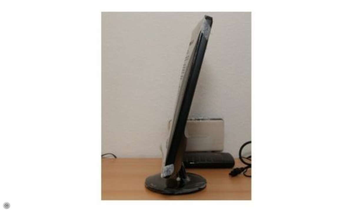 Der schmale LED-Monitor von Acer, Modell S231HLBID ist als 23 Zoll-Modell im Angebot. Er bietet VGA- DVI- und HMDI-Anschlüsse, sowie Full-HD-Auflösung und ein Kontrastverhältnis von 12.000.000:1 bei 5ms Reaktionszeit. Bei Amazon für 114,99 Euro. Das