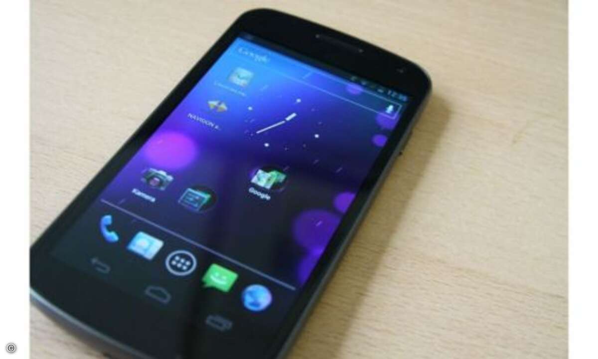 4,7-Zoll-HD-Display, superschneller Webbrowser und Android 4 – das ist unsere Empfehlung Nummer zwei. Das extrem große Galaxy Note ist nicht jedermanns Sache, einverstanden. Handlichere Alternative gesucht? Bitteschön: Auf rund 4,7 Zoll mit 1280 x 72
