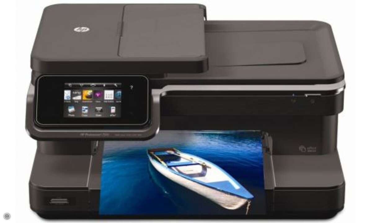 Der HP Photosmart 7510 e-All-in-One ist ein Multifunktionsgerät mit Scanner, Kopierer, Drucker und Fax. Wie der Name sagt, druckt er alles von Fotos bis zu beidseitig bedruckten Dokumenten - und das mit 5 separaten Tintenpatronen. Bedient wird er übe