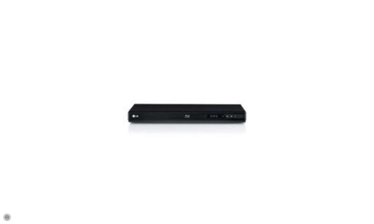 Der LG BD660 3D Blu-ray Player ist Netzwerkfähig und DivX-zertifiziert. Anschluss findet er über USB 2.0 und HDMI. Er spielt diese Medien ab: 3D Blu-ray Discs, BD-R, DVD, DVD-R(W), DVD+R(W), Audio-CD, CD-R(W), DTS-CD und gibt diese Tonformate wieder: