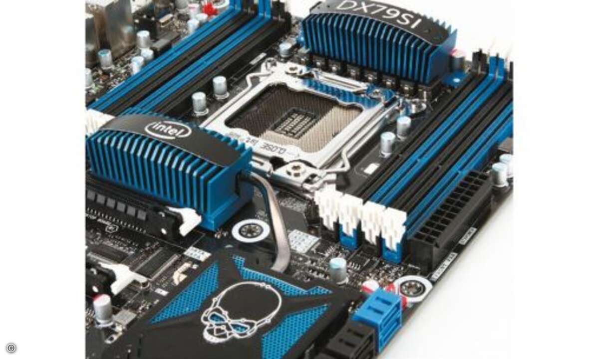 Das Intel DX79SI gehört neben der MSI-Platine zu den Boards im Test, die mit acht Speichersockeln ausgestattet sind.  © Hersteller/Archiv