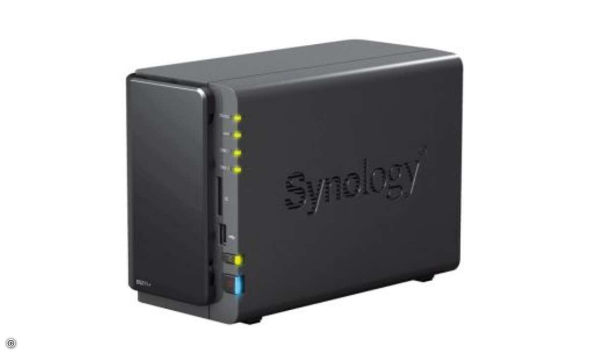 Äußerlich unterscheidet die Disk-Station-Modelle von Synology nichts von den anderen NAS-Systemen, dennoch ist hier vieles anders: Grundsätzlich kommen alle Geräte ohne integrierte Festplatten daher – der Nutzer muss die Datenspeicher also selbst bes