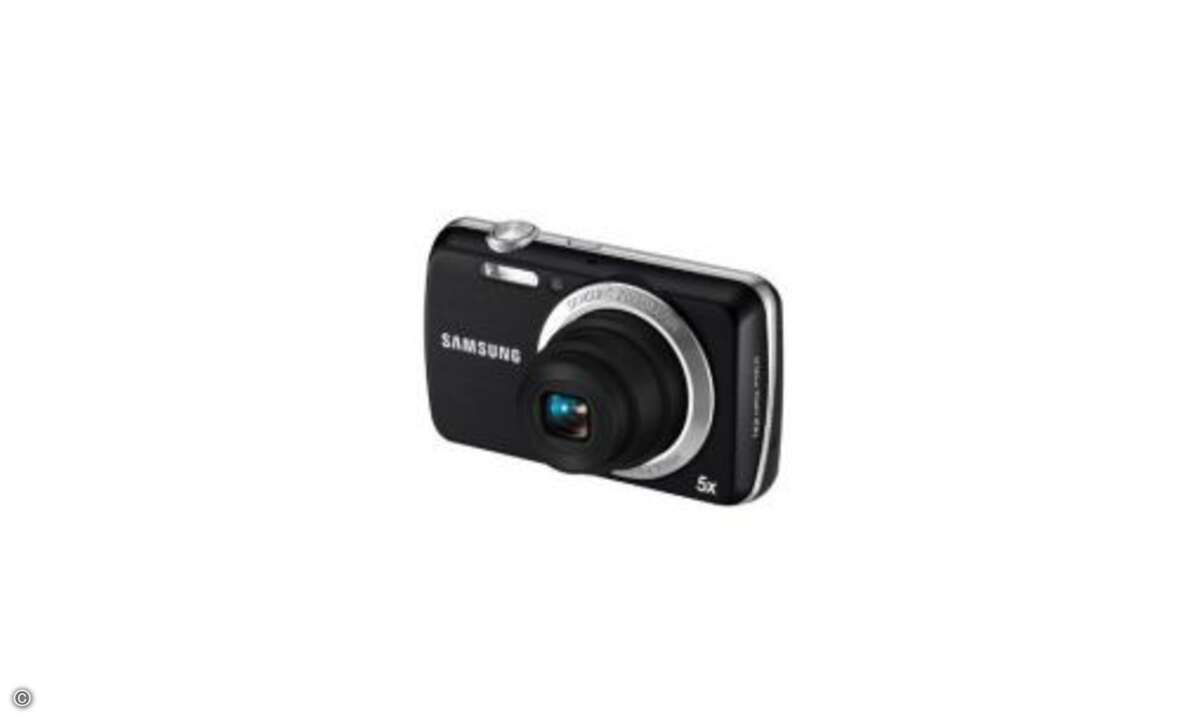 Die Samsung PL20 ist eine Digitalkamera mit 14 Megapixel, 5-fach optischem Zoom und 2,7 Zoll großem, bildstabilisiertem Display.  Bei Amazon für günstige 49,97 Euro - wenn es schwarz sein darf. Pink, silber und rot als Gehäusefarbe kosten bei gleiche