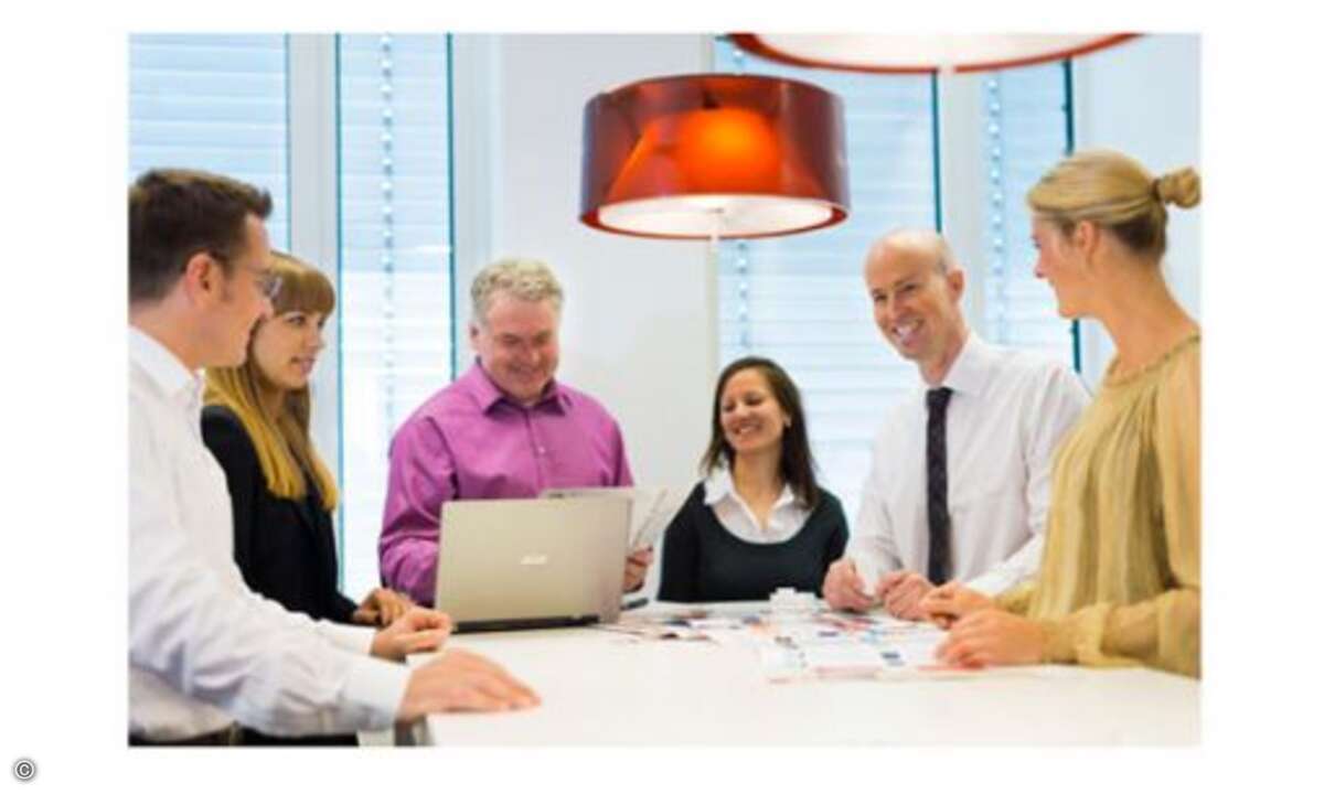 Redaktion, Mediaberatung und Marketing der CRN arbeiten eng zusammen, nicht nur, wenn es um die Organisation eines CRN-Top-Events geht. V. l. n. r.: Marc Adelberg, Christina Chromy, Martin Fryba, Stephanie Jarnig, Matthäus Hose, Sandra Hanel. (© WEK
