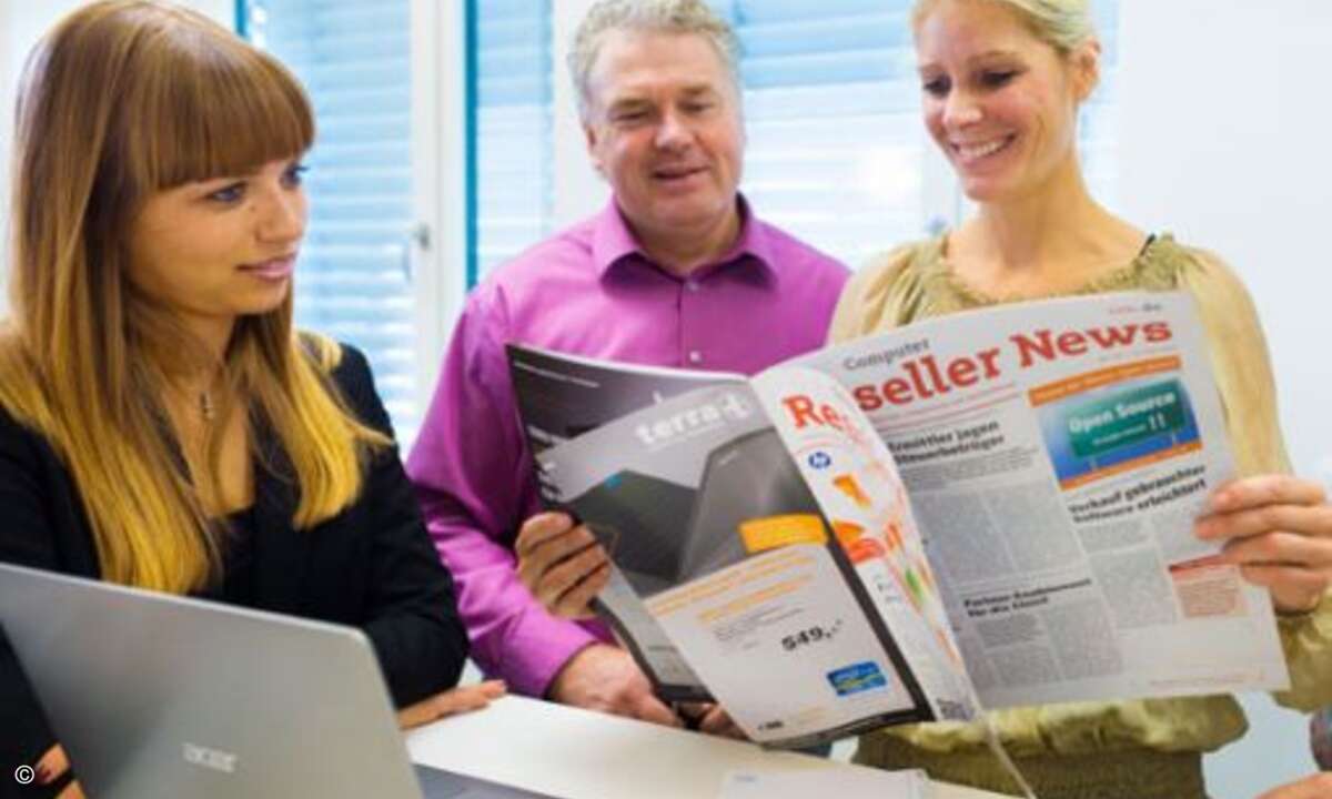 Christina Chromy (ganz links) ist als Projektleiterin der beiden CRN-Events ITK-Spitzentreffen und Etail Summit immer mit dabei. (© WEKA-FACHMEDIEN)