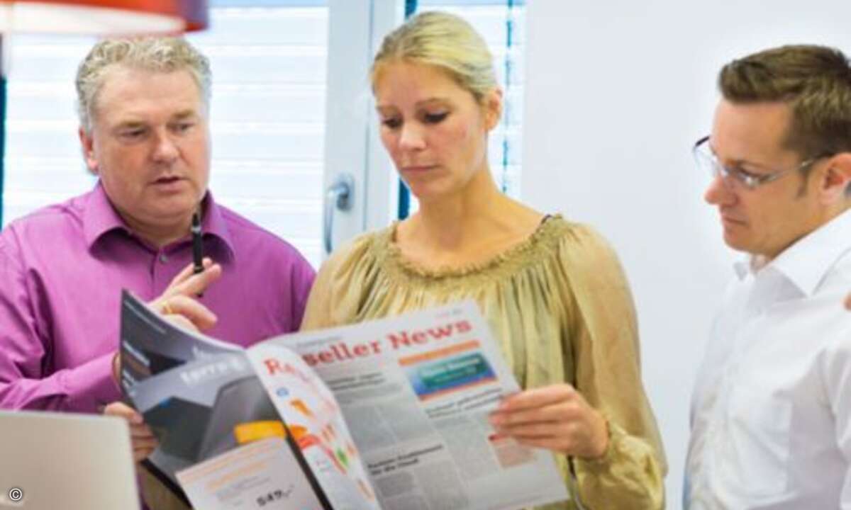 Marc Adelberg (rechts), Anzeigenleiter Online, hat ein paar Vorschläge für die Online-Vermarktung. (© WEKA-FACHMEDIEN)