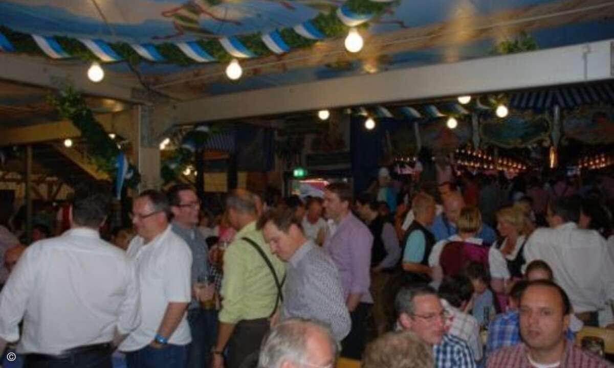 Broadliner Also Actebis feierte mit Fachhandelskunden, Herstellerpartnern und den eigenen Mitarbeitern wieder auf dem Straubinger Gäubodenfest.