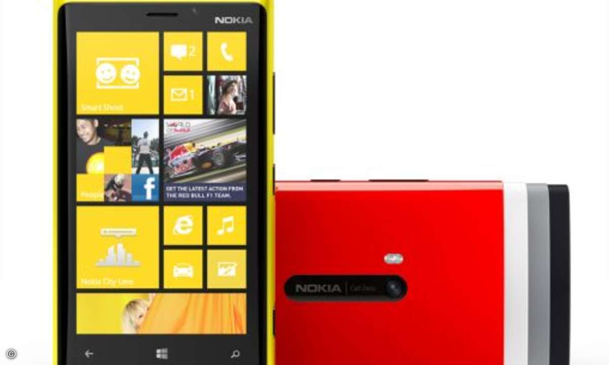 Nokia Lumia 920 und 820 im farbenfrohen Vergleich. © Nokia/Microsoft
