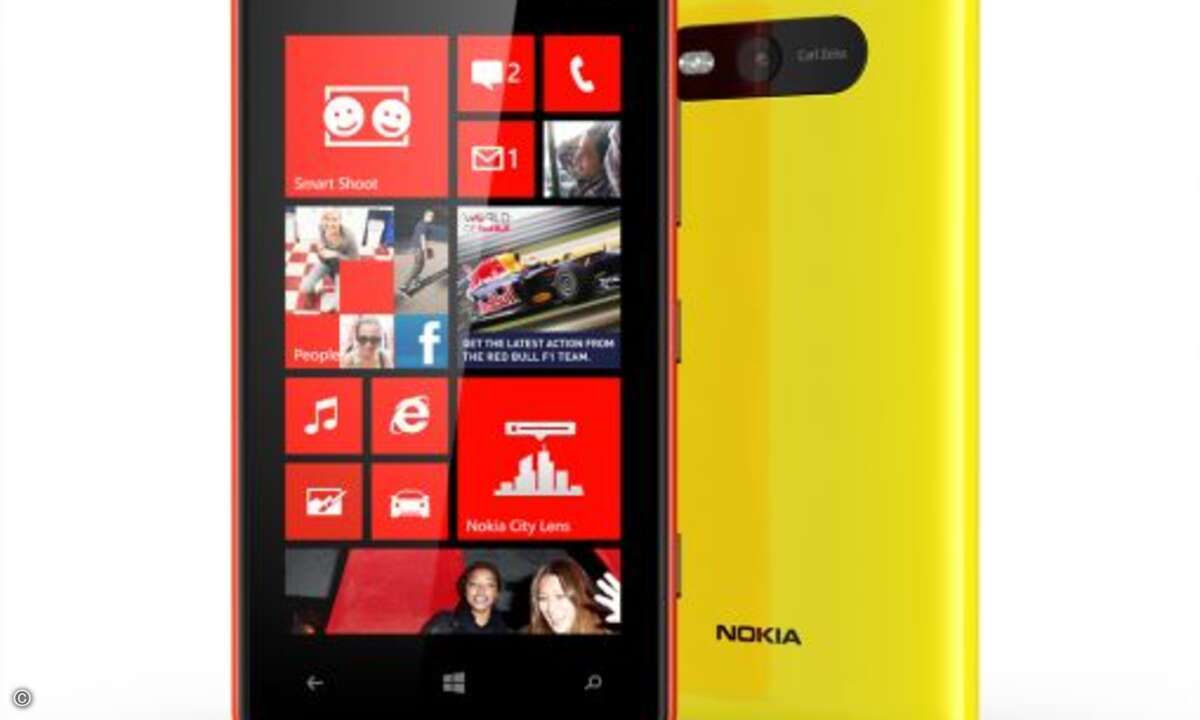 Nokia Lumia 920 und 820 im farbenfrohen Vergleich. © Nokia/Microsoft