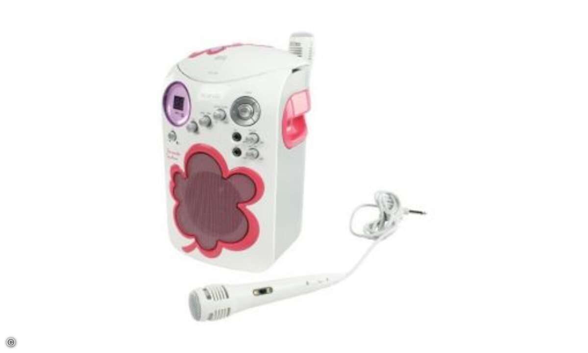 Wer gerne selber singen möchte, kann zum Karaoke-Set HAV-KCD12 von König greifen. Ein CD-Player ist eingebaut. Über das Gehäuse in Pink kann man streiten, nicht darüber, dass Amazon mit 64,90 Euro den günstigsten Preis bietet. © Amazon