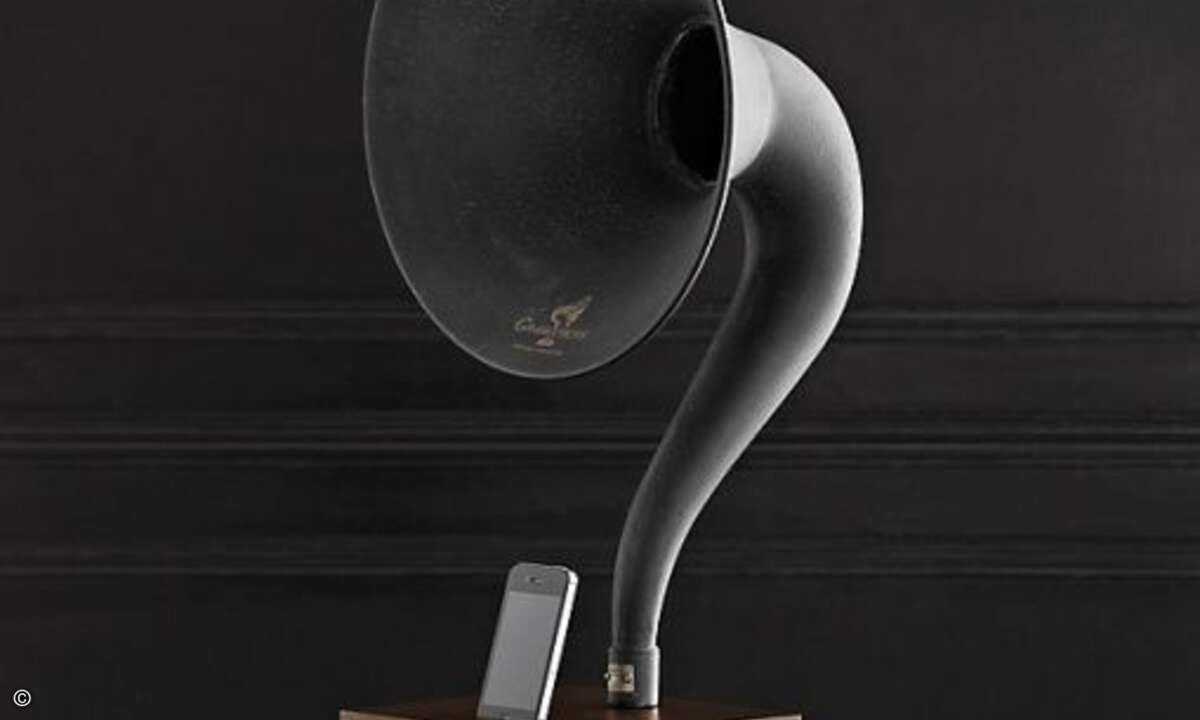 www.restorationhardware.com/