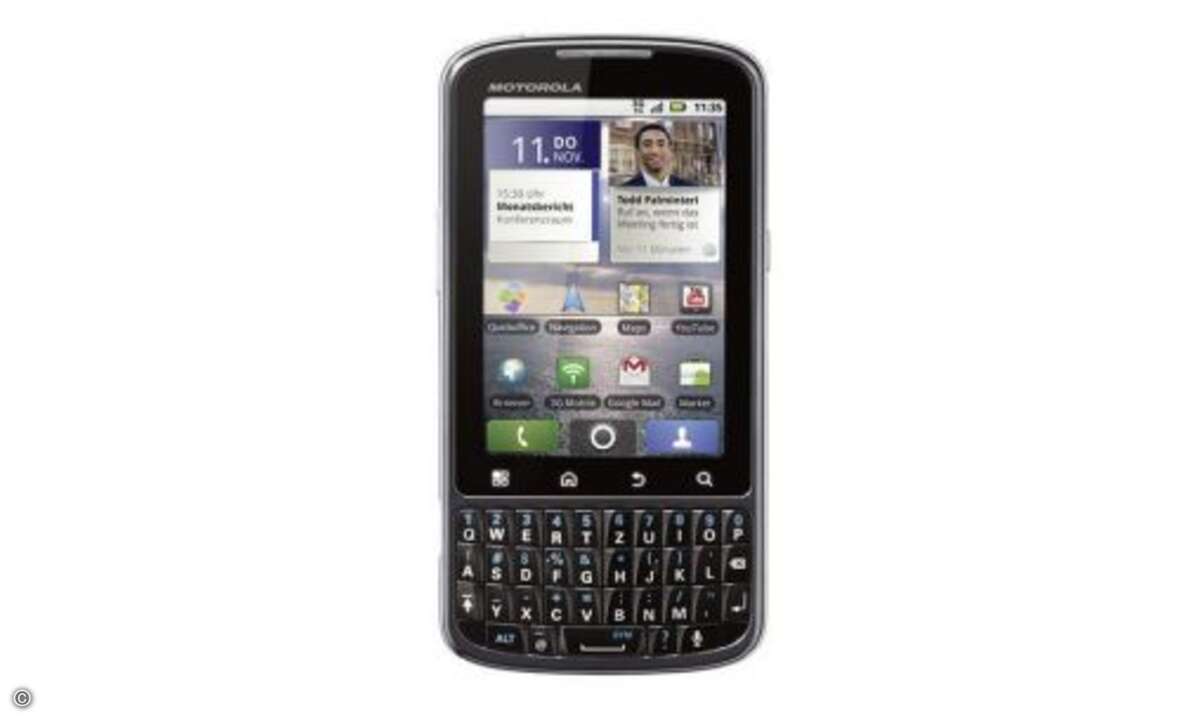 Platz 8: Motorola Pro

Das Motorola Pro steckt in einem Blackberry-Gewand und verbirgt darunter einen großen Akku. Entsprechend ist die Ausdauer das dickste Pfund, mit dem das Android-Smartphone wuchern kann. Wer die gelungene Tastatur zu schätzen
