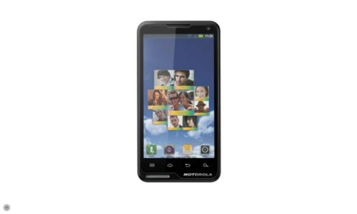 Platz 6: Motorola Motoluxe

Auf Platz 7 findet sich das brandaktuelle Motorola Motoluxe, das für kleines Geld einen enormen Gegenwert zu bieten hat. Die angepasste Android-Oberfläche MotoSwitch und der gut rea­gie­rende, mit 321 cd/m2 schön helle 4